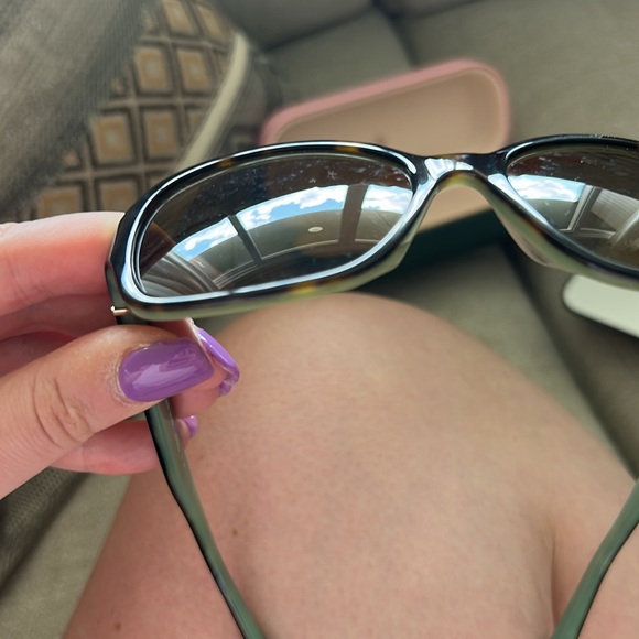 Kate Spade Tortoise/Green Sunglasses with Pink Case - Picture 9 of 10